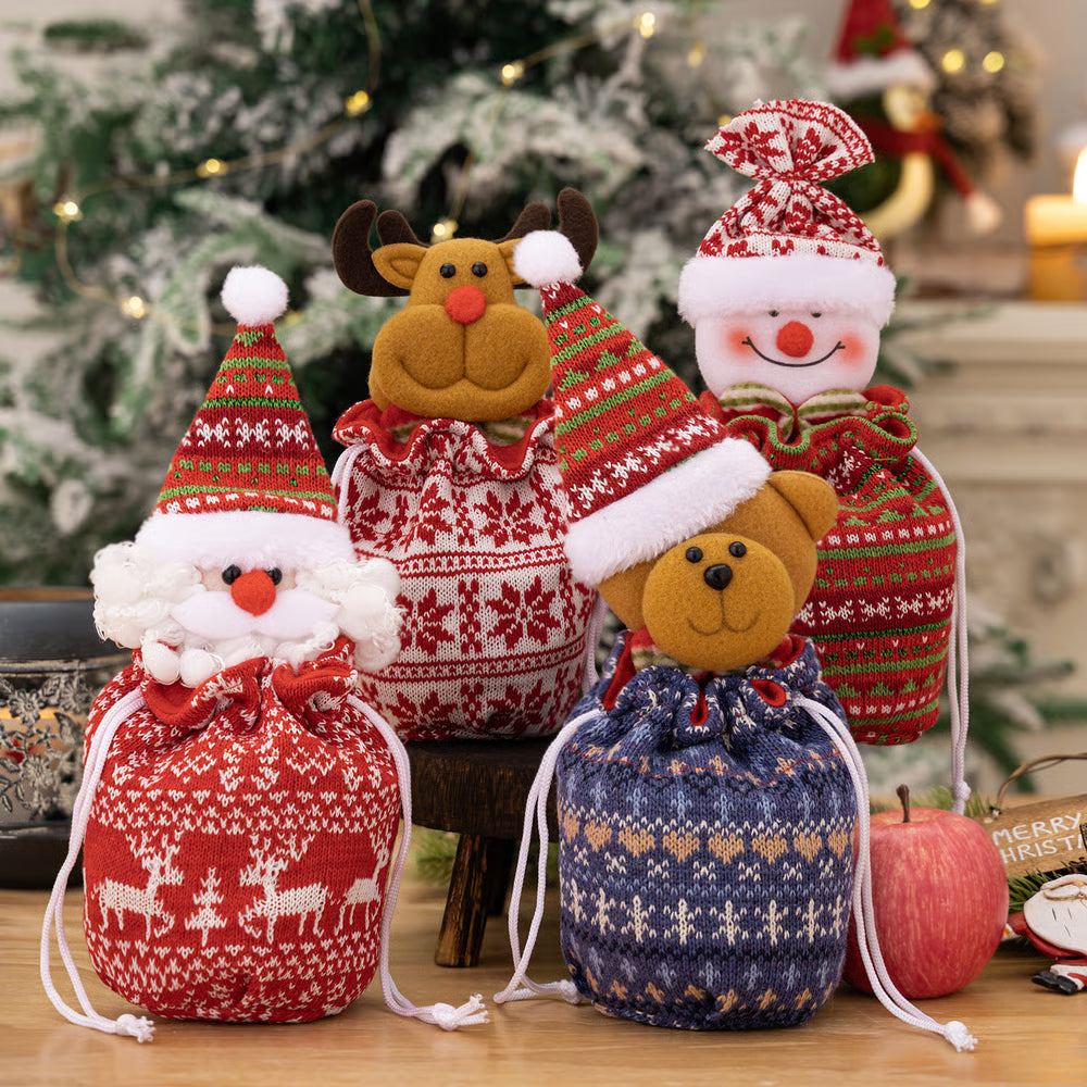 KnitJoy Julegavepose med Dukke – Genanvendelig Strikket Gavepose til Børn