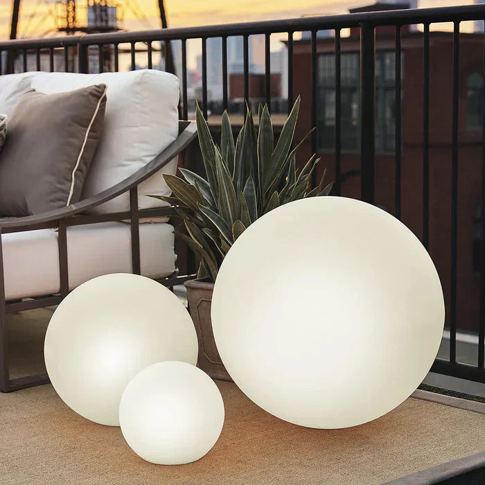 AuraKleur havebold LED-belysning – 16 farver – Trådløs, vejrbestandig og stemningsfuld til have, terrasse og fest