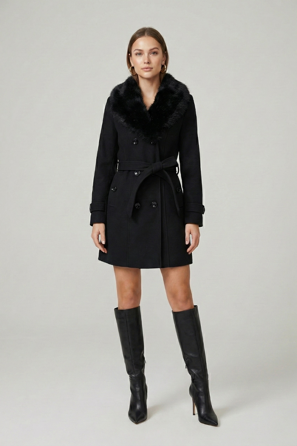 Kvinders Dobbeltradet Trench Coat med Bælte og Faux Fur Krave