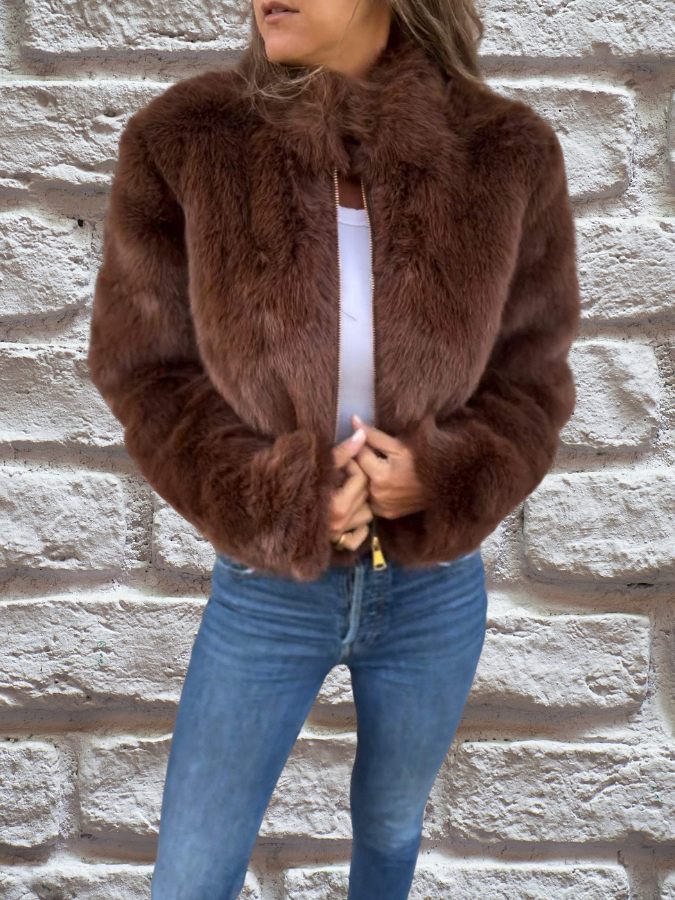 Hiya Kort faux fur jakke til kvinder – Chic frakke med lynlås og pelsdetaljer & varm og komfortabel pasform