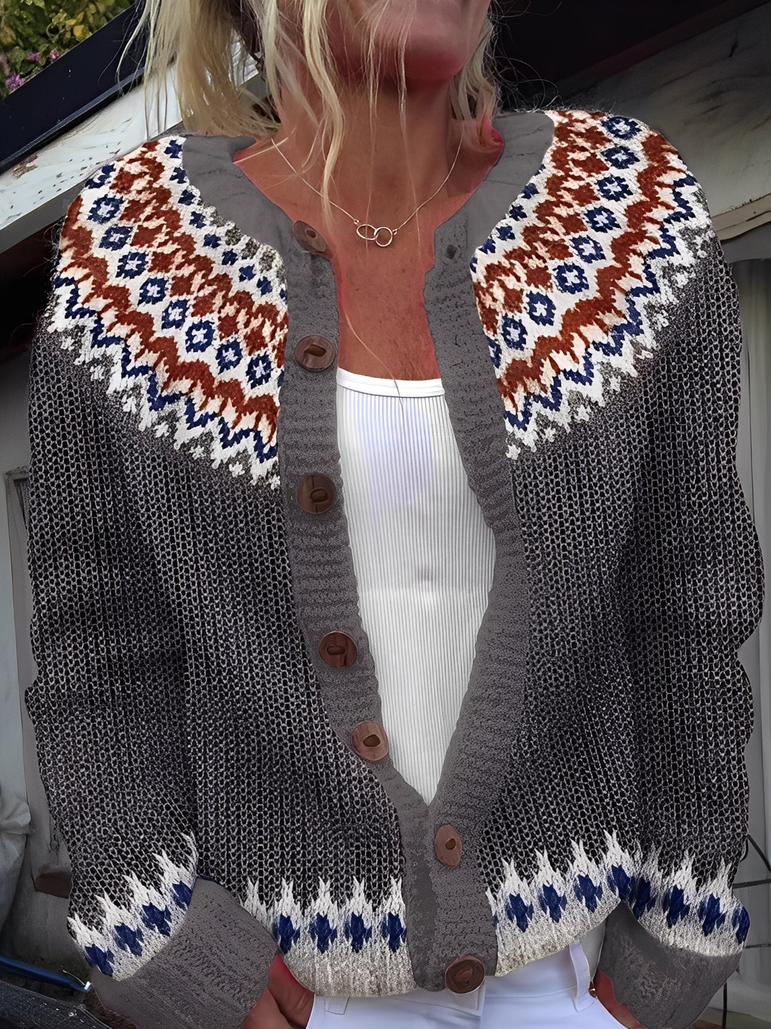 Ember – Kvinders Knappet Cardigan – Let og Blød Strik med Klassisk og Elegant Design