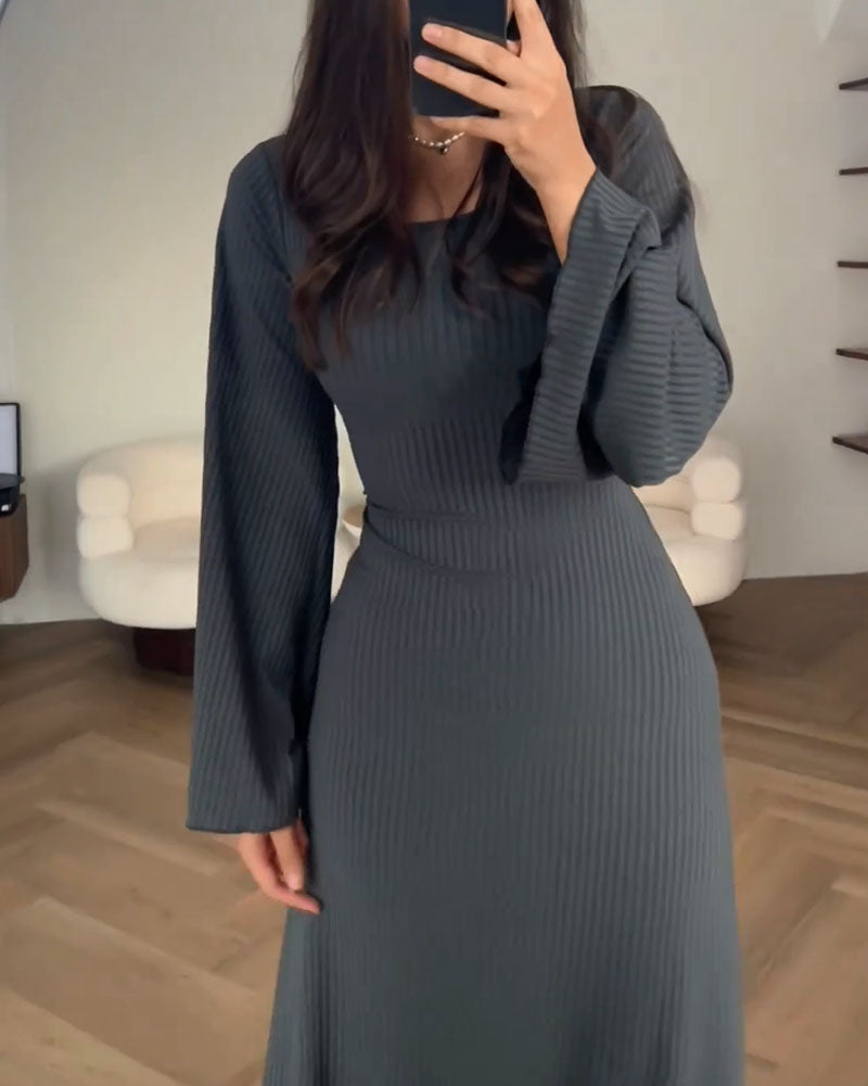 Lang Strikket Kjole Med Lange Ærmer Og Talje For Kvinder | Velegnet Til Hverdagsoutfits