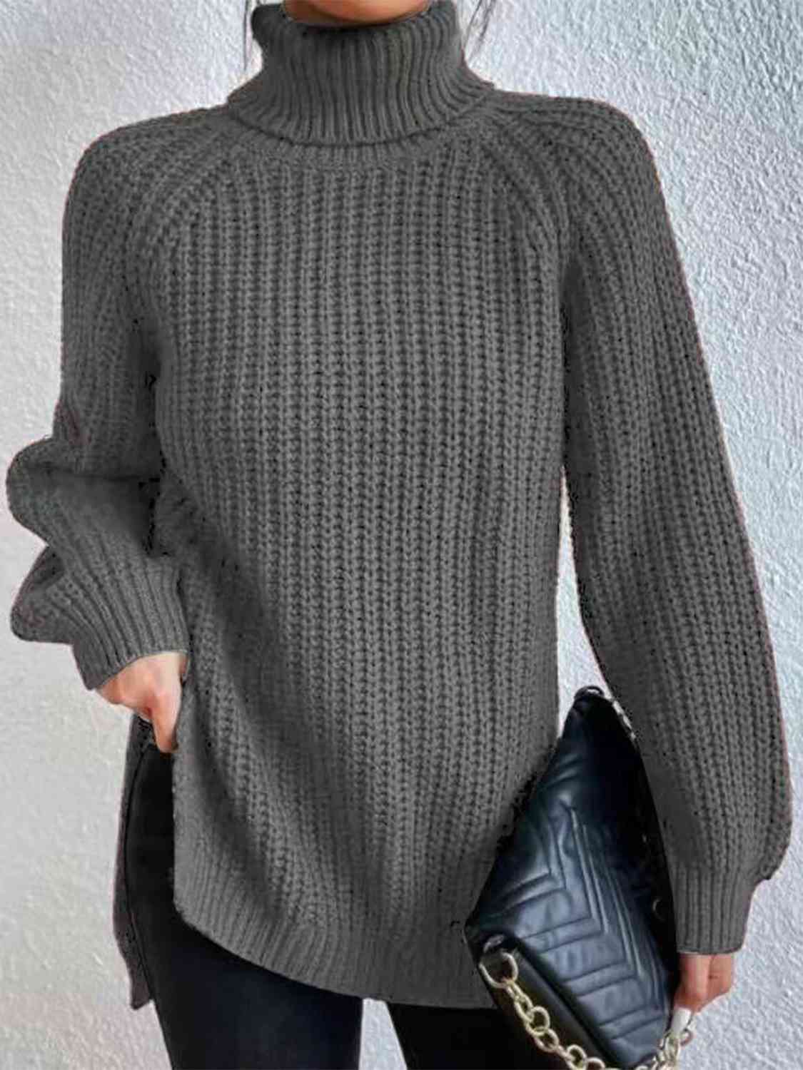 Angela Pull Kvinde – Ribbet Turtleneck Sweater med Chic Side Slids til Elegant Efterår/Vinter
