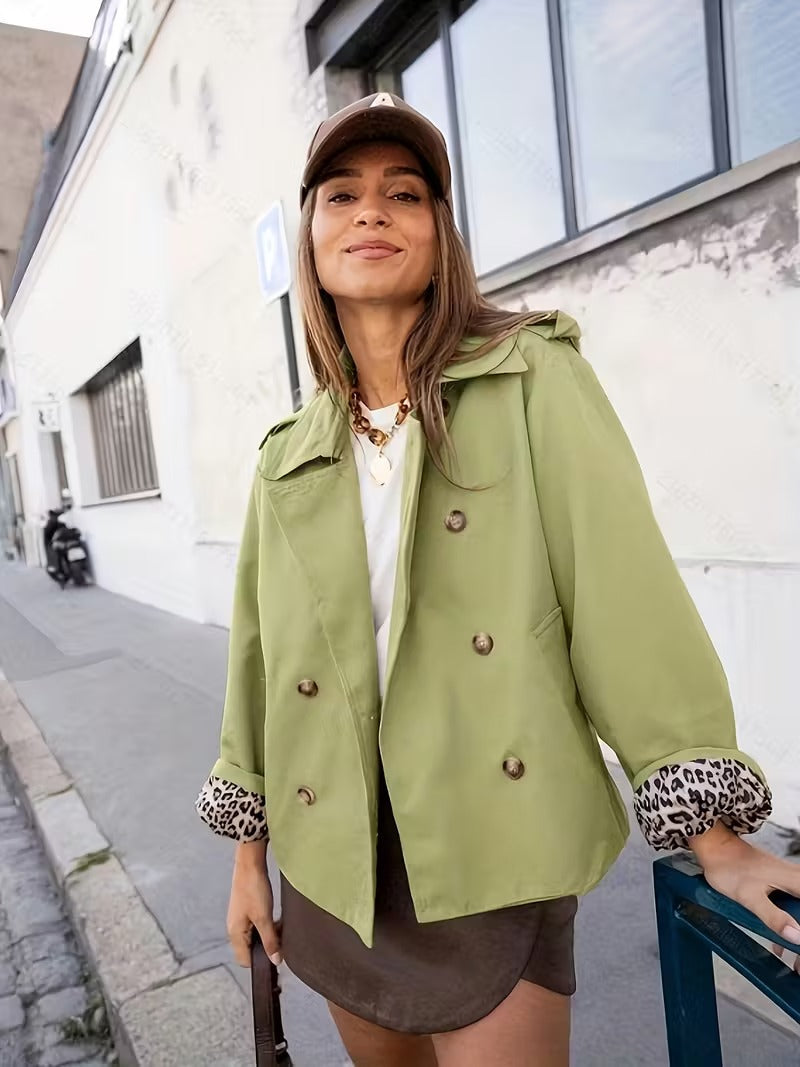 Georgia Trench Coat Dame – Struktureret Mellemsæson Jakke med Knaplukning & Trykt For