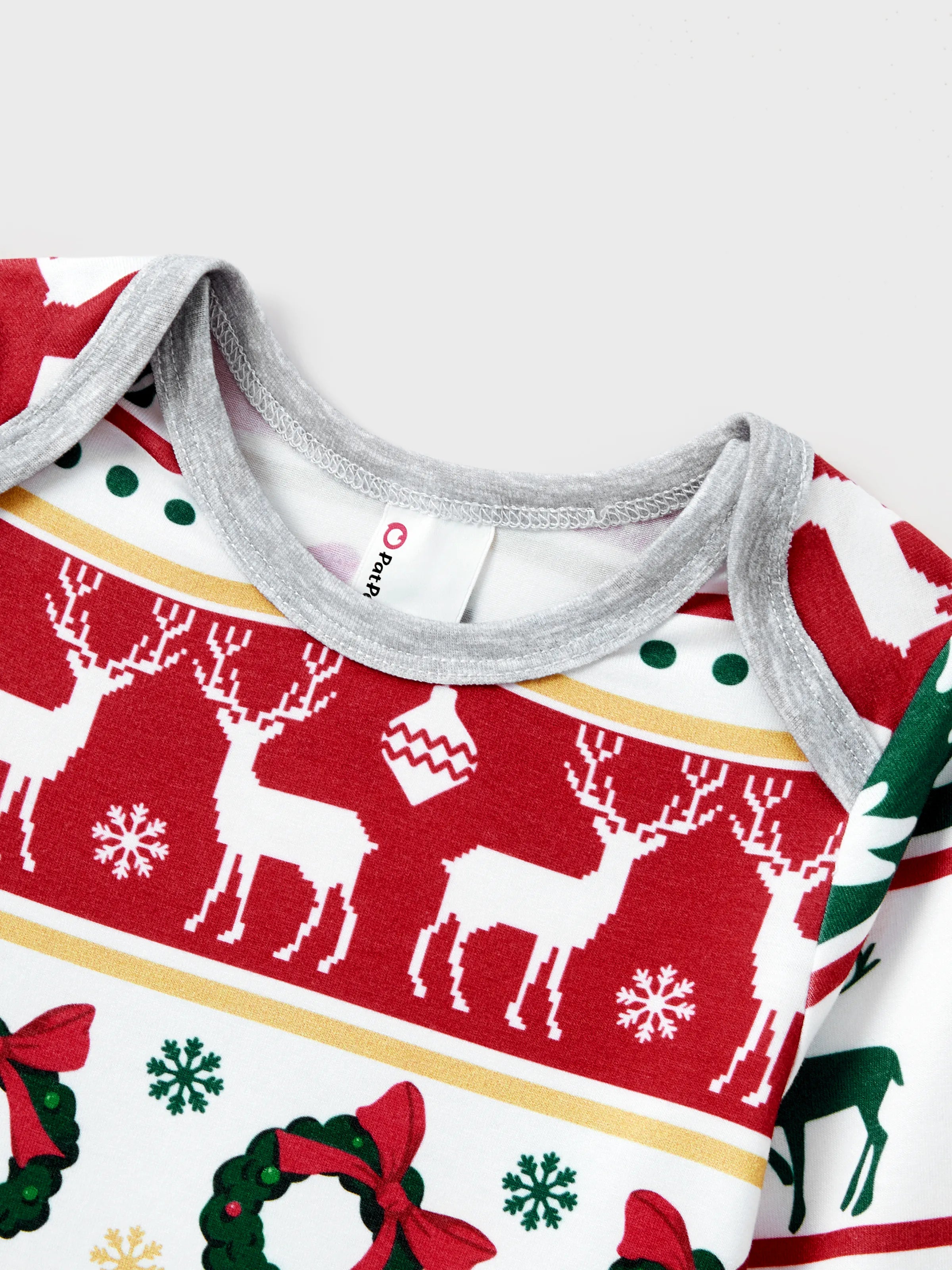 ReindeerJams | Familievenlige julepyjamas med rensdyr- og juletræsmønster samt ColorBlock-sokker