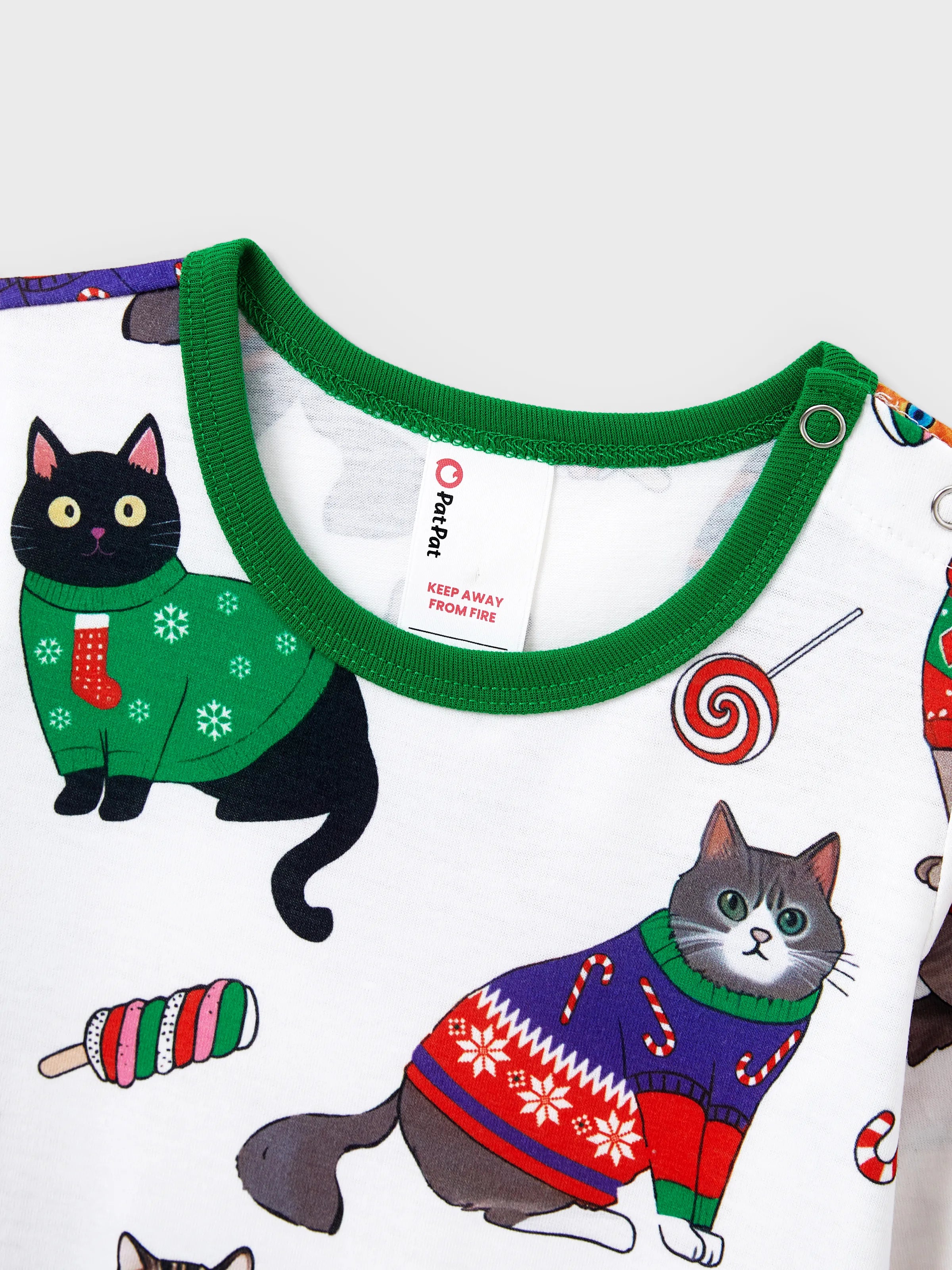 MeowJams | Jule Familie Pyjamas Sæt Katteprint med Matchende Sokker Multicolor