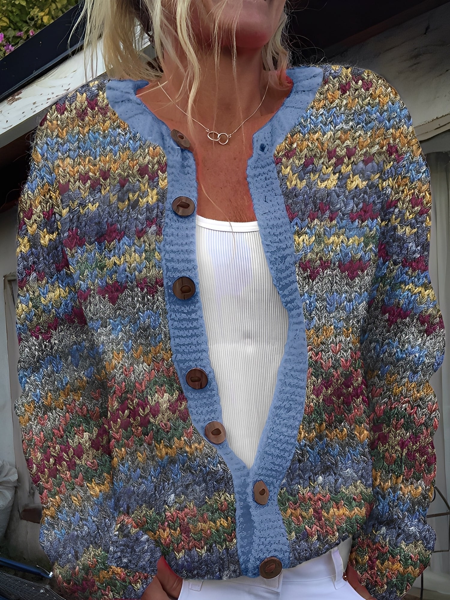 Ember – Kvinders Knappet Cardigan – Let og Blød Strik med Klassisk og Elegant Design