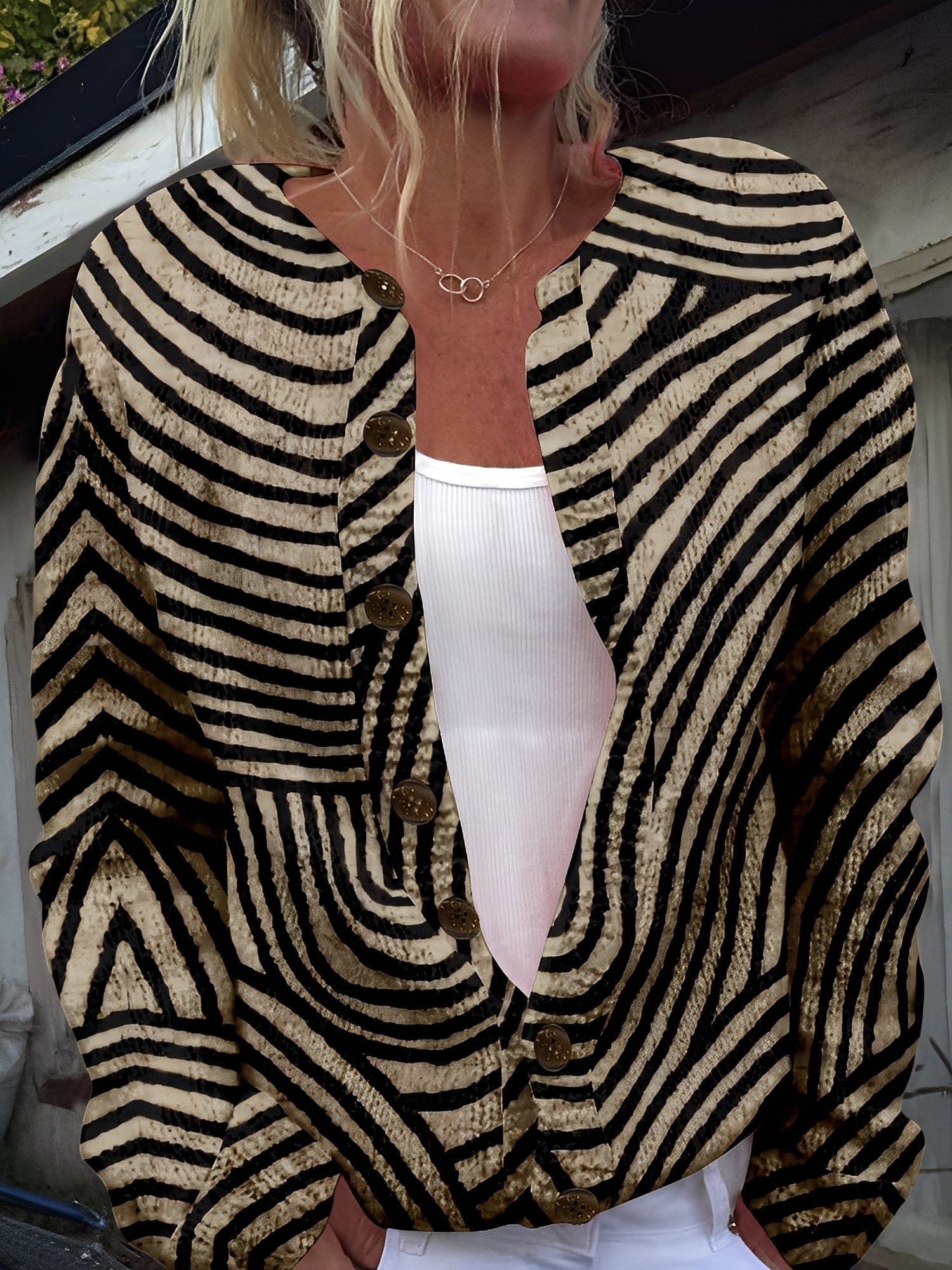 Ember – Kvinders Knappet Cardigan – Let og Blød Strik med Klassisk og Elegant Design