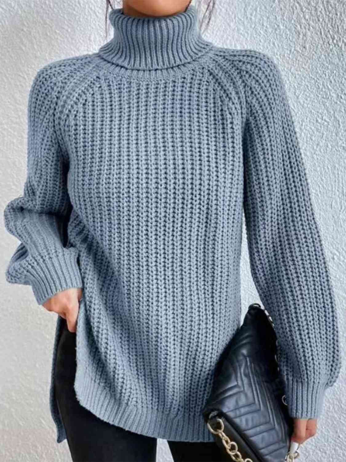 Angela Pull Kvinde – Ribbet Turtleneck Sweater med Chic Side Slids til Elegant Efterår/Vinter