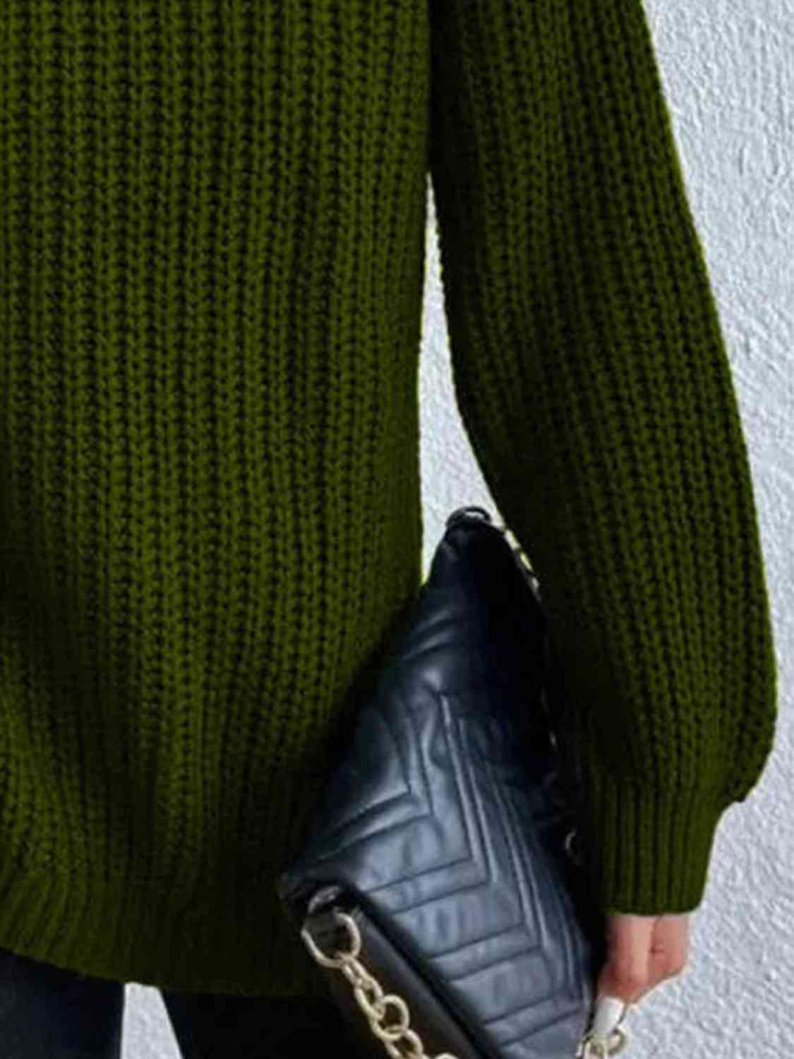 Angela Pull Kvinde – Ribbet Turtleneck Sweater med Chic Side Slids til Elegant Efterår/Vinter