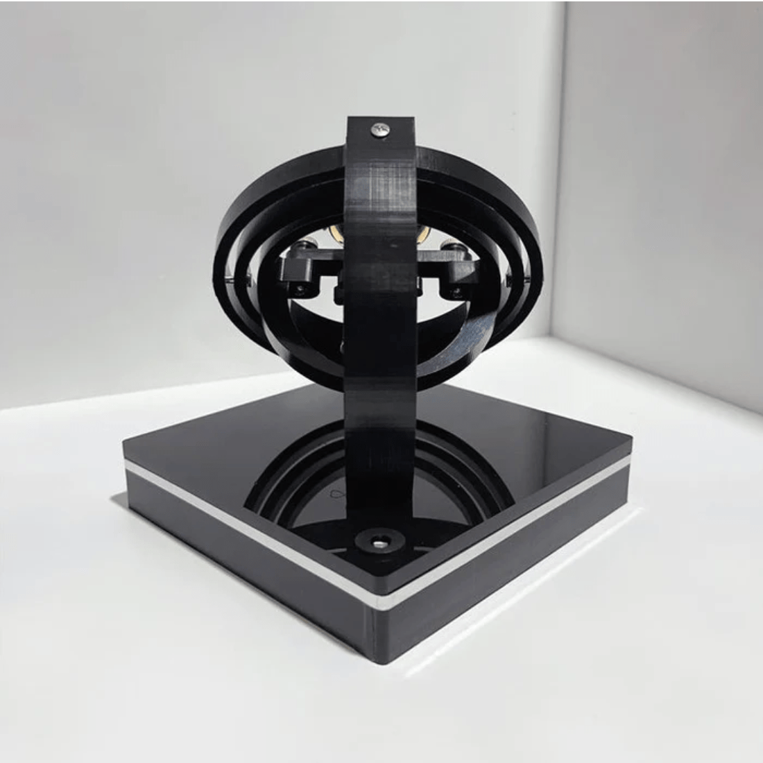 Automatisk Uropruller til Luksusure med Stilfuldt Design