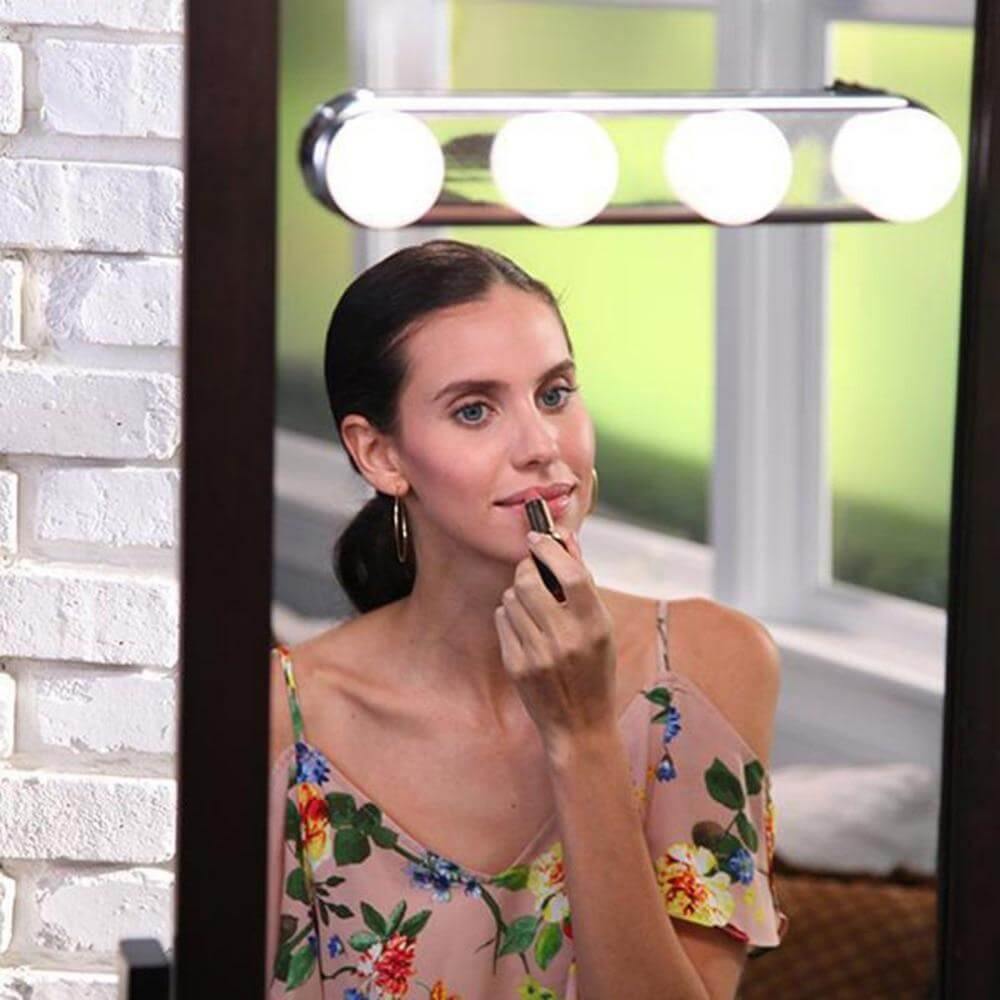 Badeværelsesspejl Med Lys Til Makeup - Kompakt LED Spejllys Med Sugekop Design