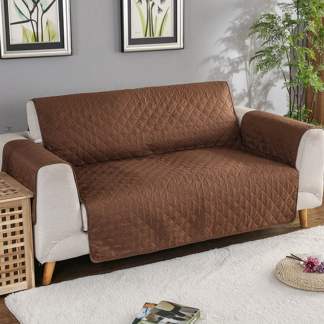 Beskyt Din Sofa Mod Kæledyr: Opdag Den Ultimative Sofa Beskytter!