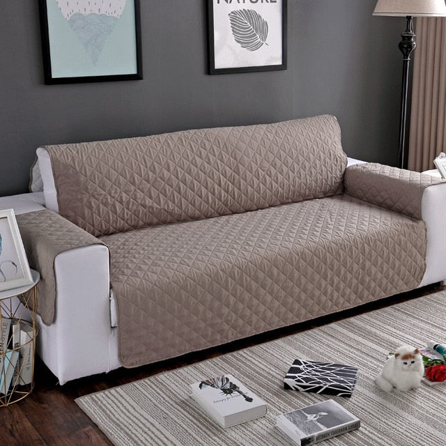 Beskyt Din Sofa Mod Kæledyr: Opdag Den Ultimative Sofa Beskytter!