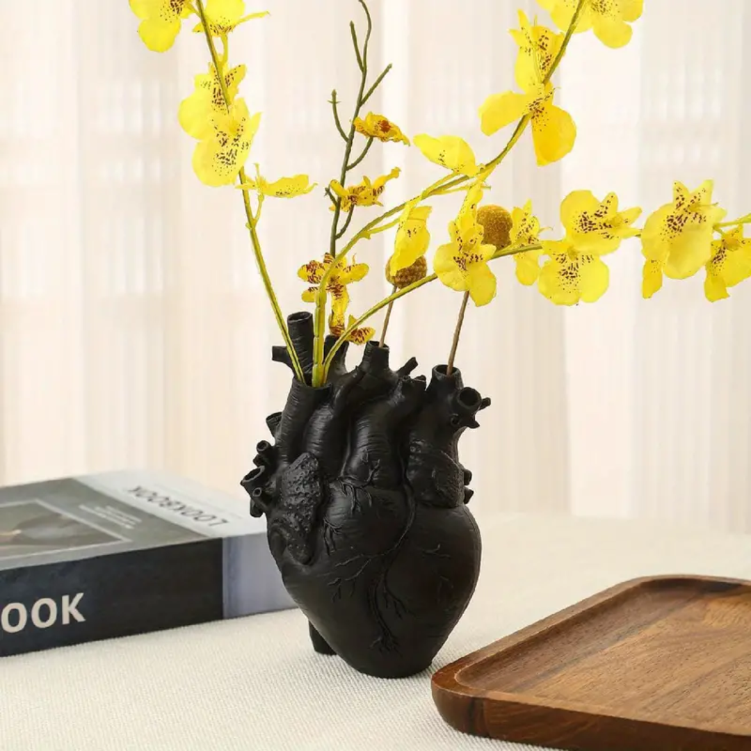BloomHeart Hjerteformet Vase Stilfuld Flerfarvet Boligindretning Accent
