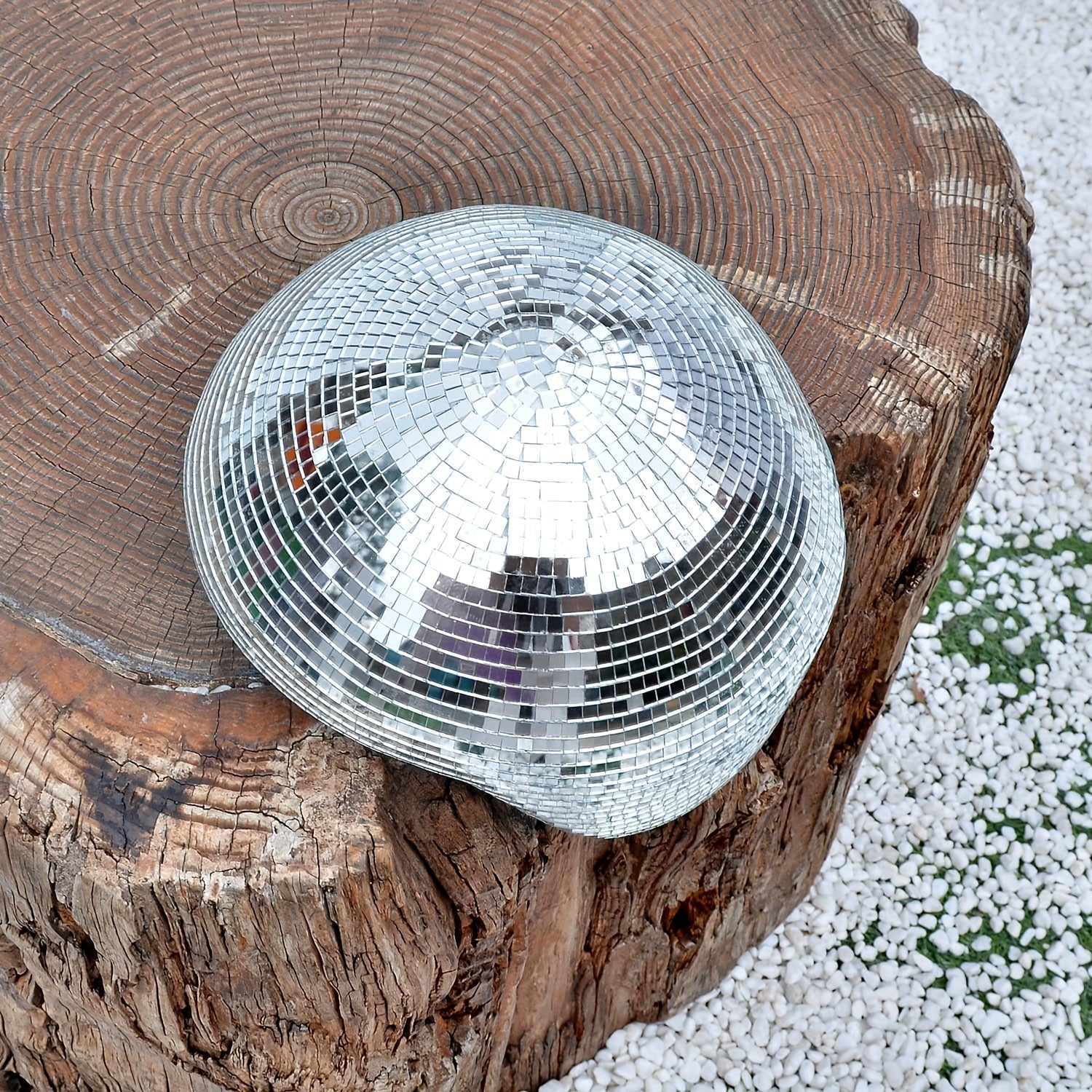 Dekorativ Diskokugleskulptur til Hjemmet Med Smeltende Design