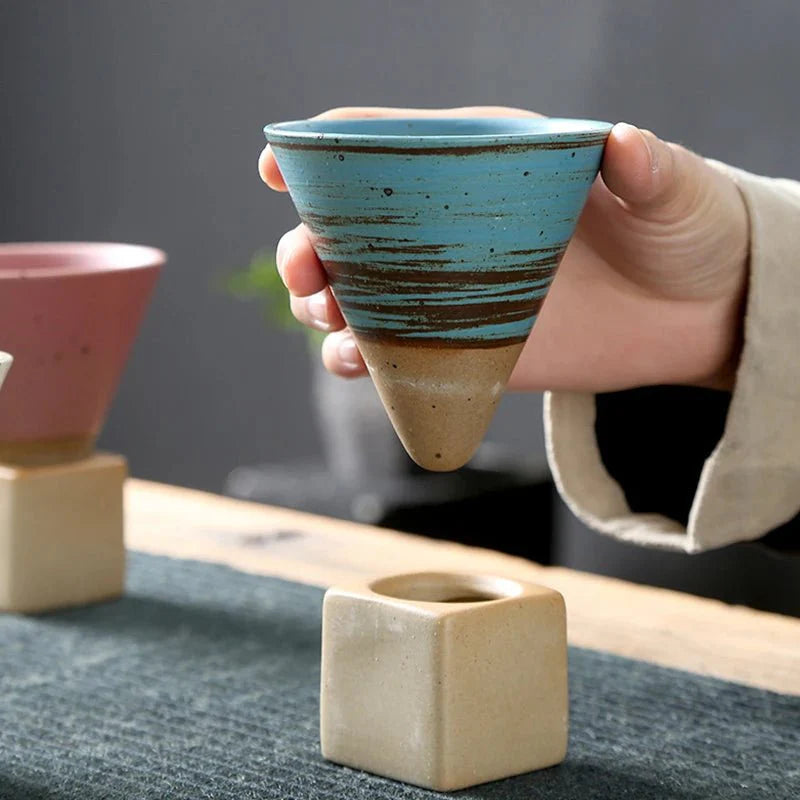 Kegleformet Kaffekrus Kunstnerisk Design