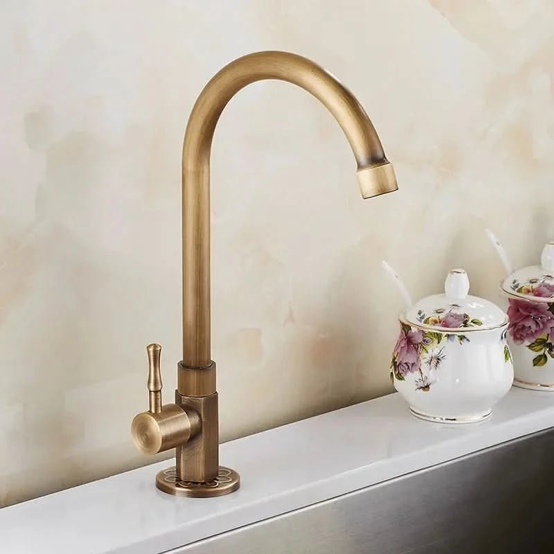 Køkkenhane Svanehals Design Antik Messing Finish