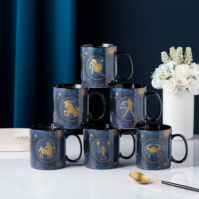 Krus med Stjernetegn Designet til Kaffe med Interaktive Effekter