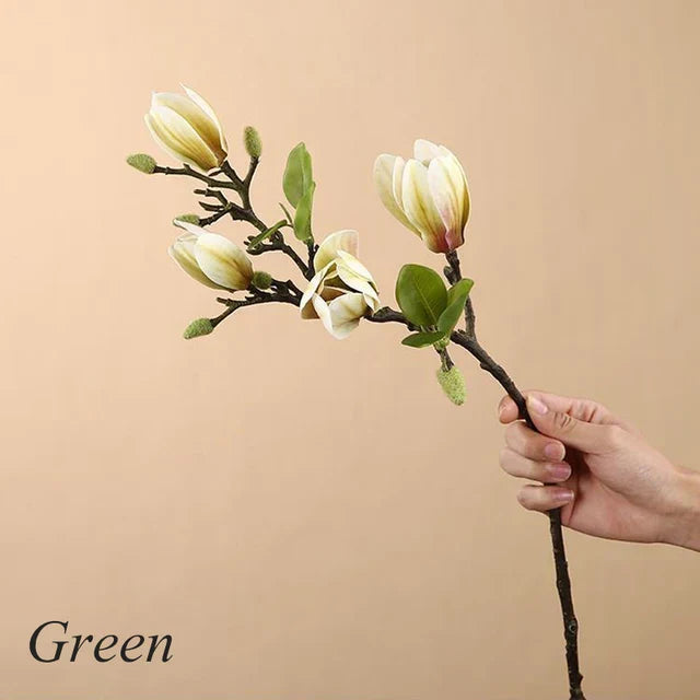 BlijftBloei – Stemningsfuld Kunstgren med Realistiske Magnolia Blomster