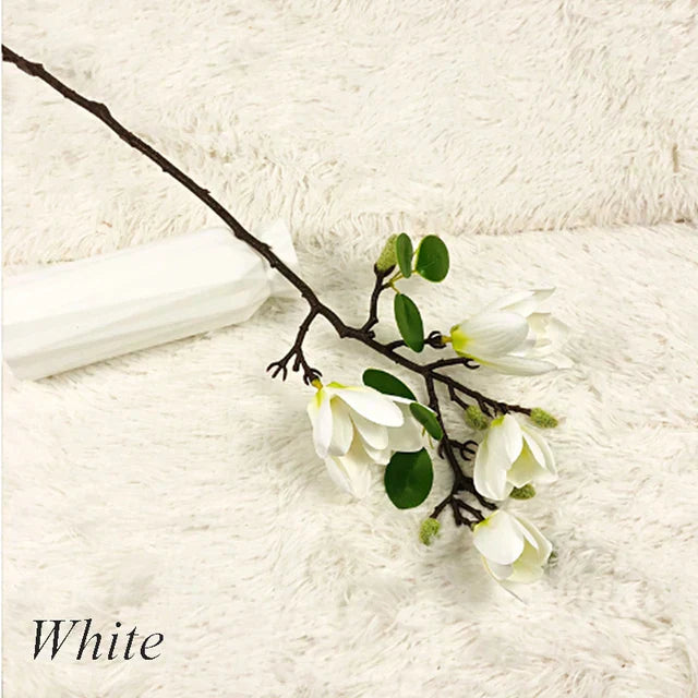 BlijftBloei – Stemningsfuld Kunstgren med Realistiske Magnolia Blomster