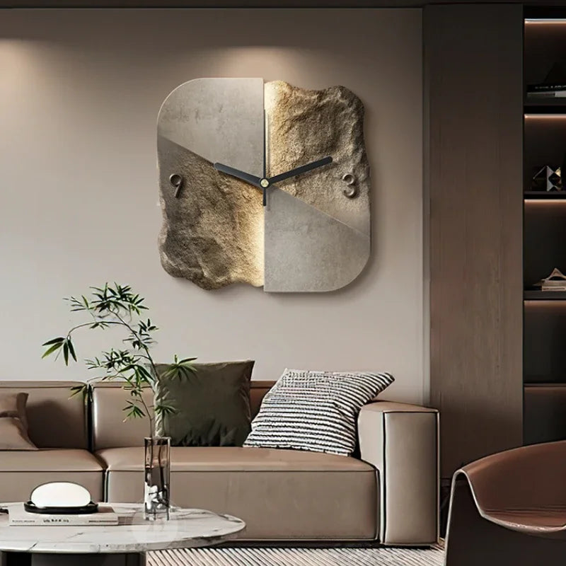 Kunstnerisk Vægur med Abstrakt Design