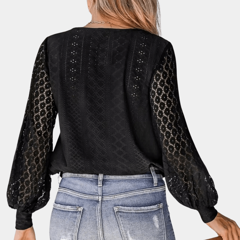 Kvinders Bluse i Lace med V-udskæring