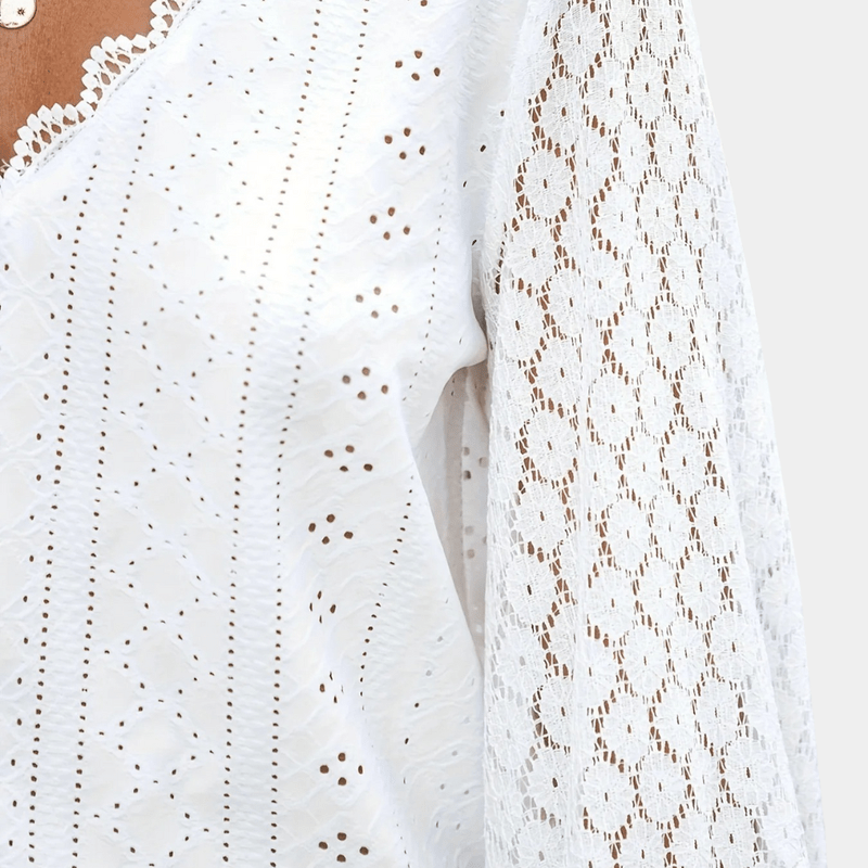 Kvinders Bluse i Lace med V-udskæring