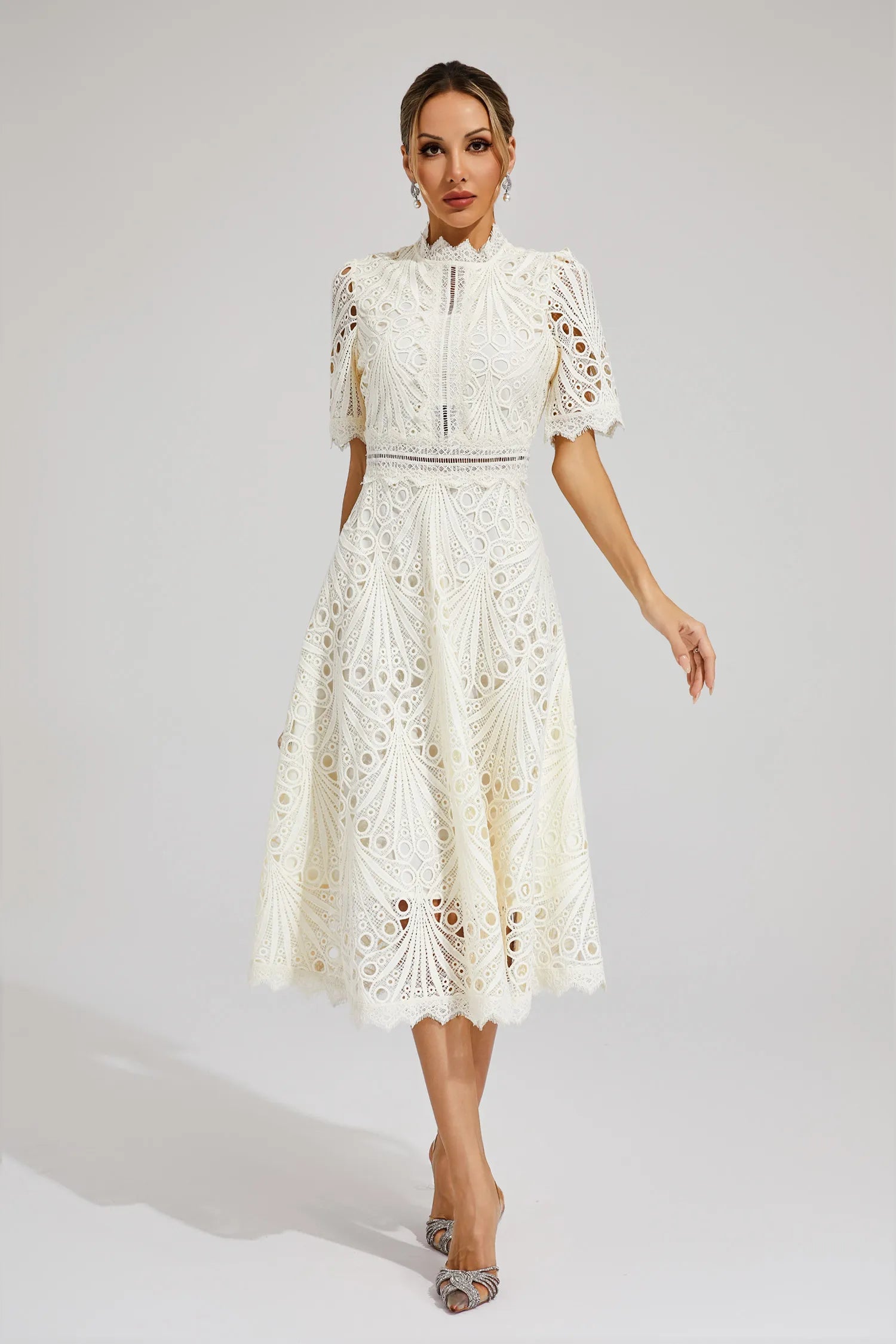 Lace Midi Kjole – Elegant Scoop Udsnit til Bryllupper og Særlige Begivenheder