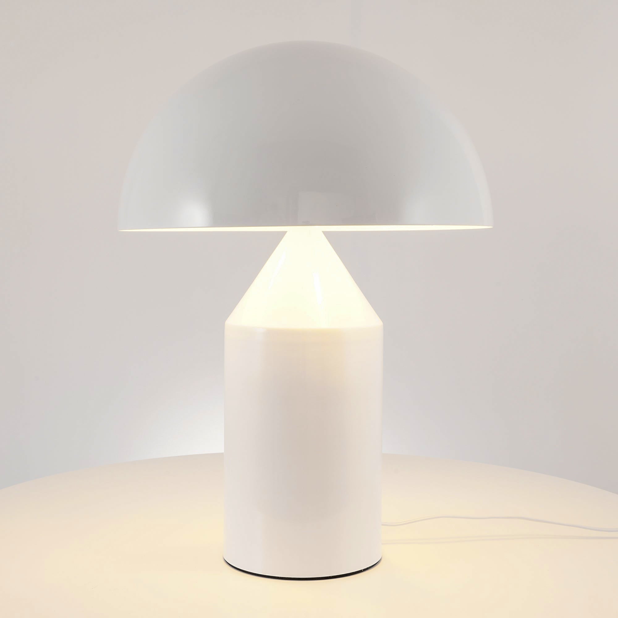 Minimalistisk Bordlampe med Geometrisk Design til Indretning