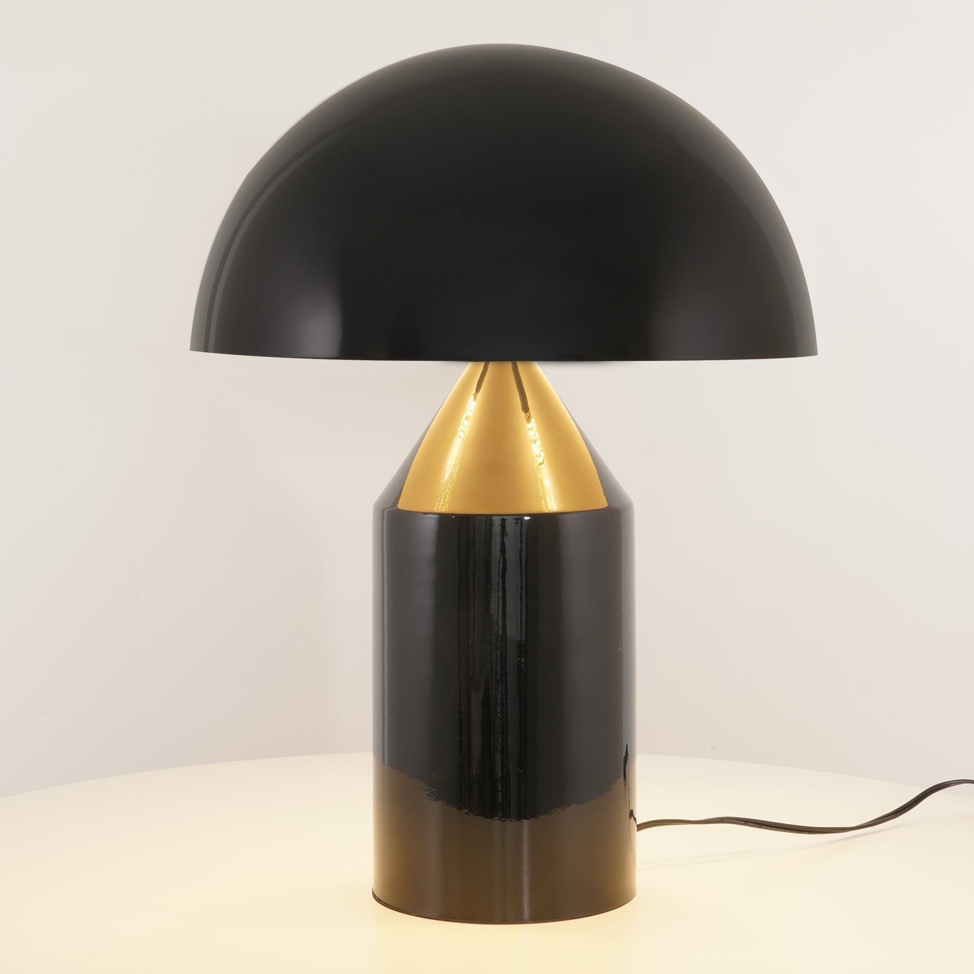 Minimalistisk Bordlampe med Geometrisk Design til Indretning