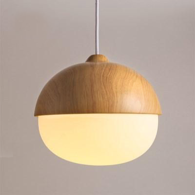 Moderne Hængende Lampe Med Træaccenter Minimalistisk Design
