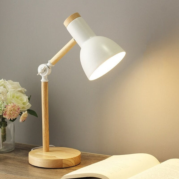 Nordic LED Bordlampe i Træ