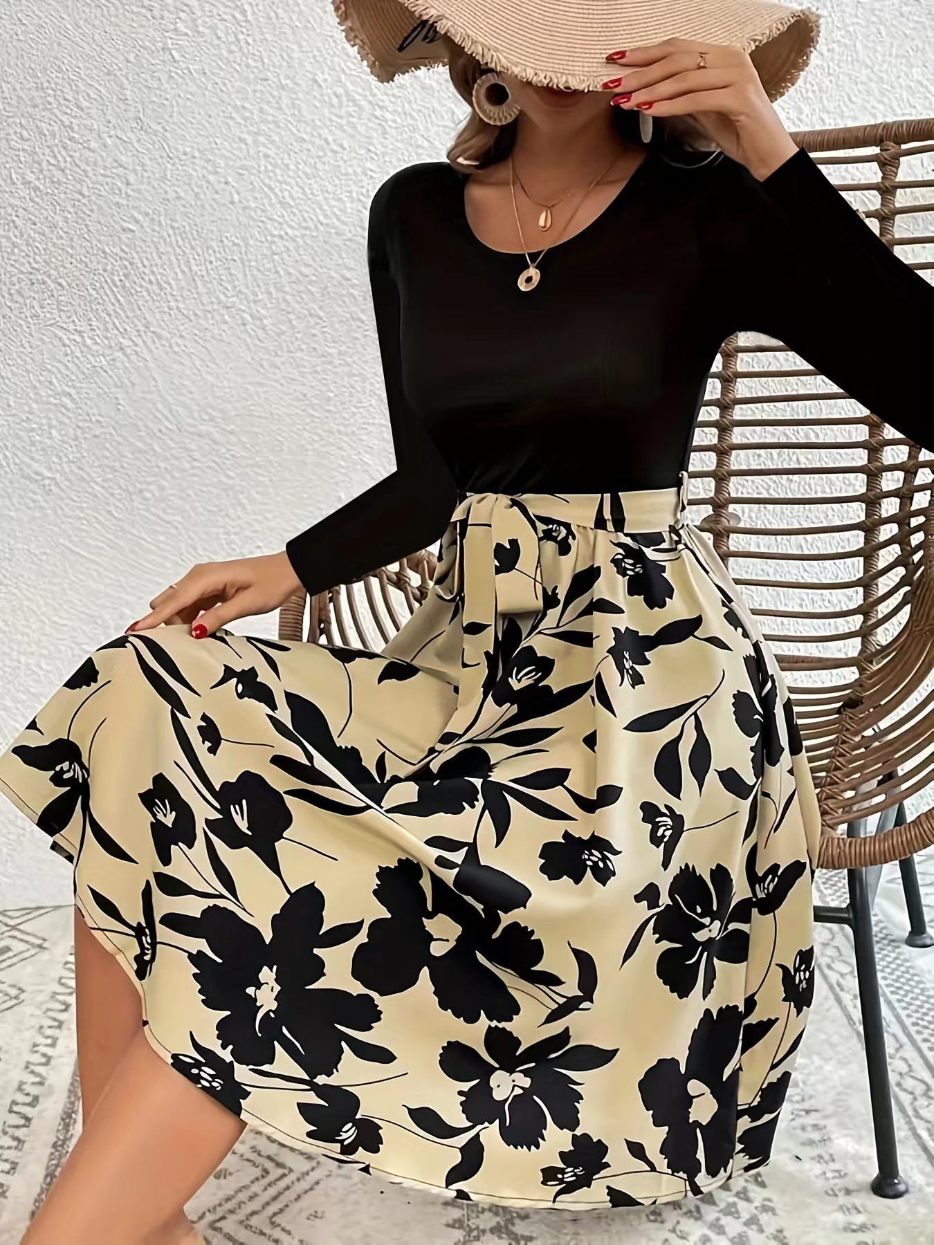 Midi Kjole med Blomsterprint og Smocket Top til Kvinder | Ideel til Begivenheder og Hverdag