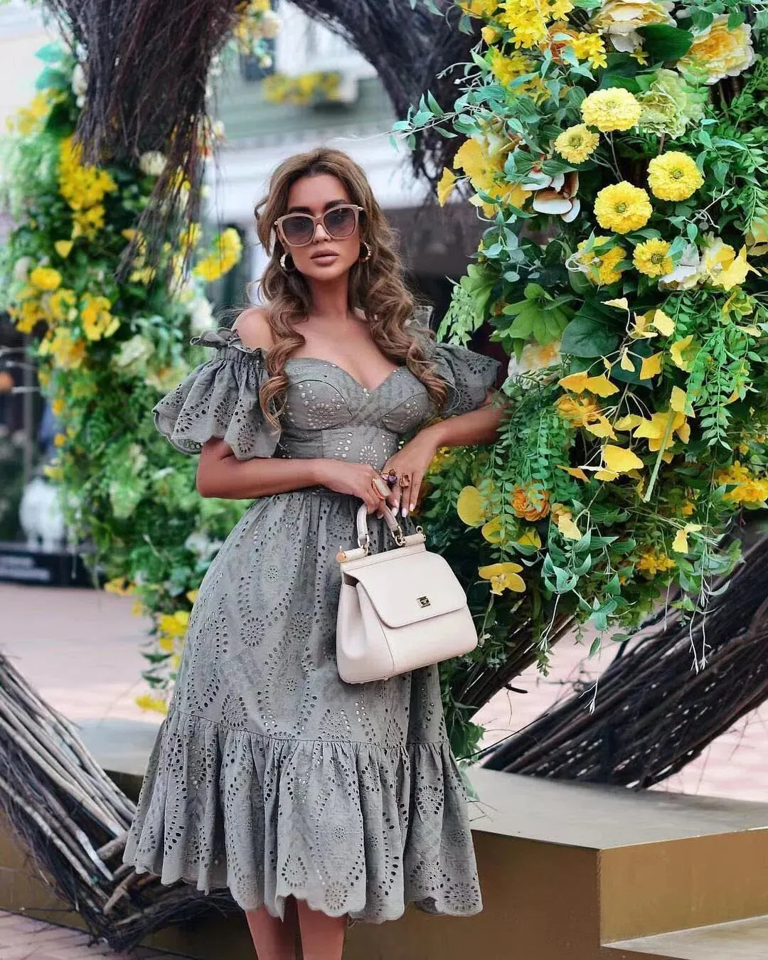 Elegant Off-the-Shoulder Kjole til Kvinder | Amara