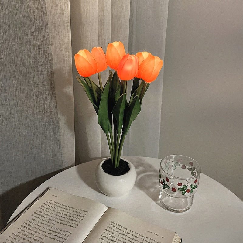 BloomLight LED Tulipan Nattelys – Stemningsfuld Belysning med Naturligt Udseende