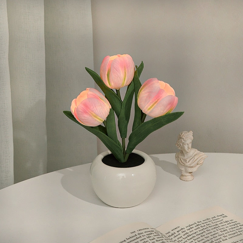 BloomLight LED Tulipan Nattelys – Stemningsfuld Belysning med Naturligt Udseende