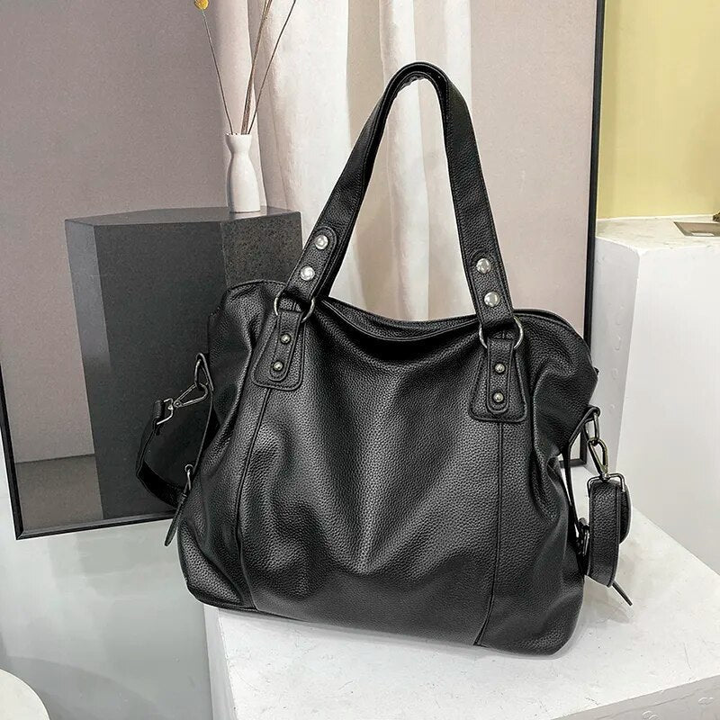 Althea Skuldertaske med Stor Kapacitet – Elegant & Funktionel