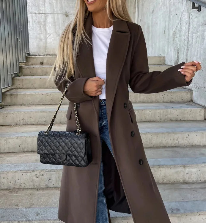 Grace Kvinders Uldfrakke – Lang Dobbeltknappet Frakke med Struktureret Snit & Elegant Stil