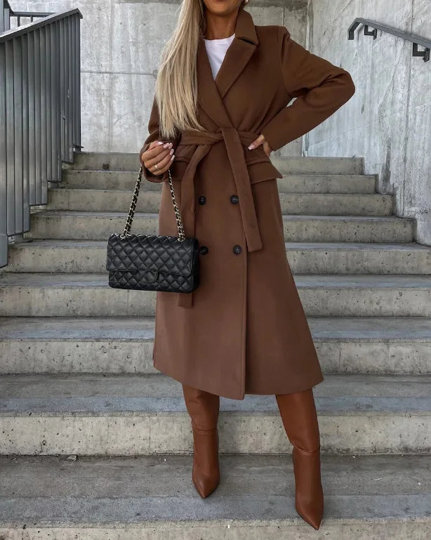 Grace Kvinders Uldfrakke – Lang Dobbeltknappet Frakke med Struktureret Snit & Elegant Stil