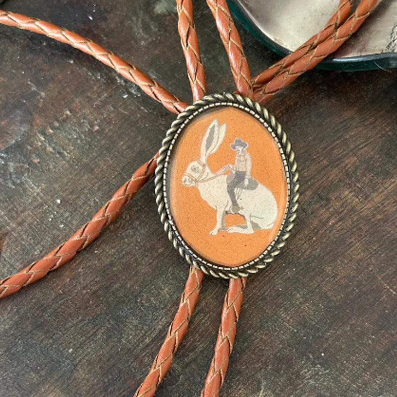 Unisex Bolo Tie med Banjo Frog Design