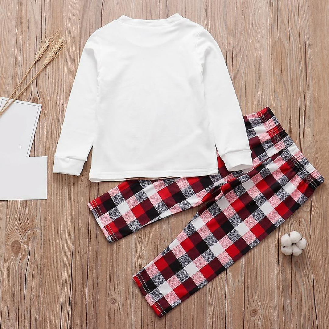 Hyggesættet til Matching Julepyjamas for Familien