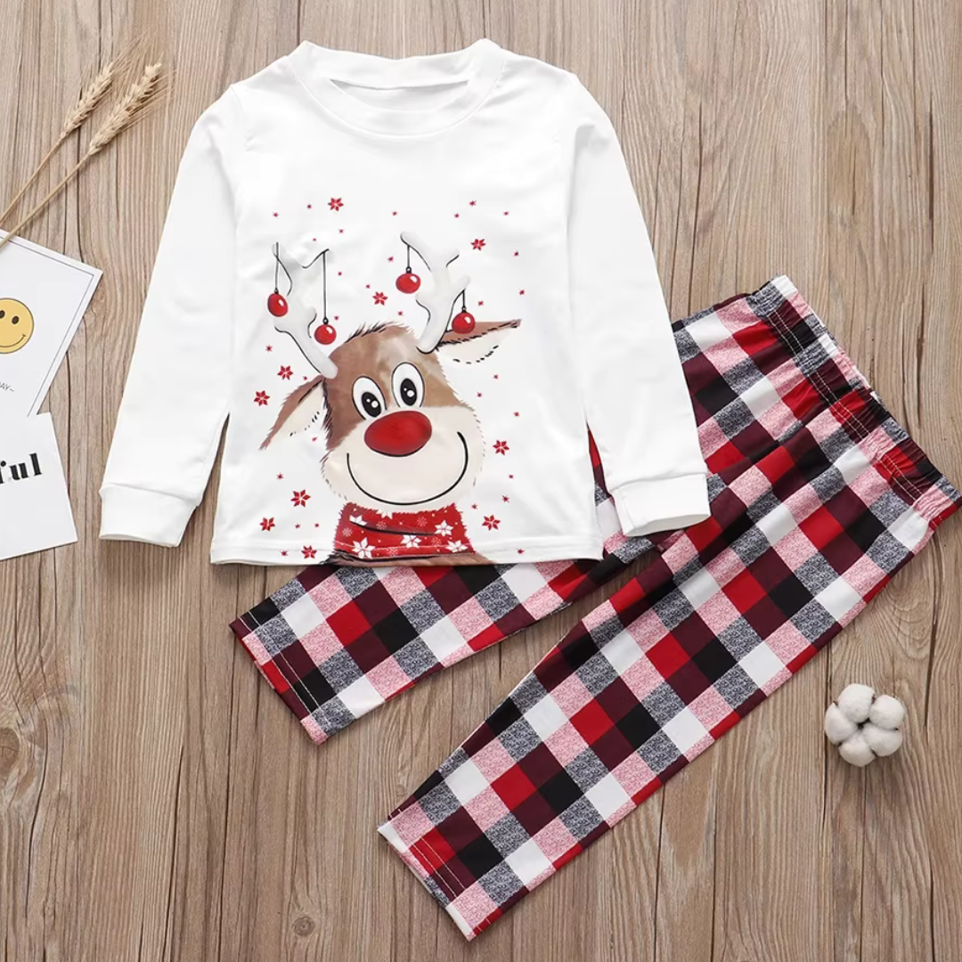 Hyggesættet til Matching Julepyjamas for Familien
