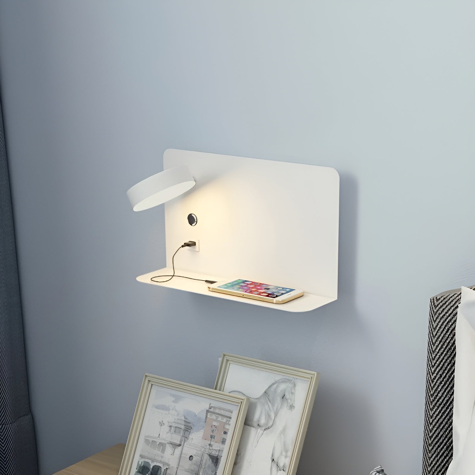 Væglampe med USB Oplader og Tre Lysfarver