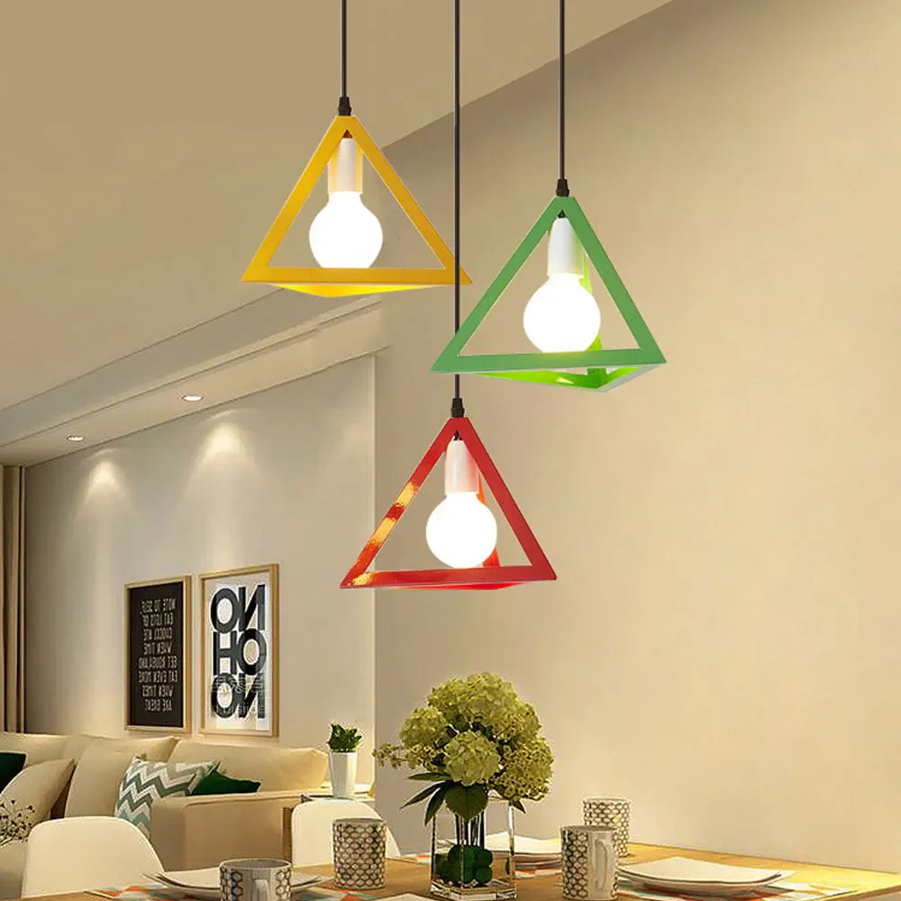 GlowPyramid - Stilfuld pendel med vintage-inspireret design og hyggelig belysning