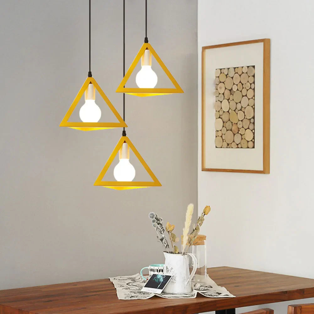 GlowPyramid - Stilfuld pendel med vintage-inspireret design og hyggelig belysning