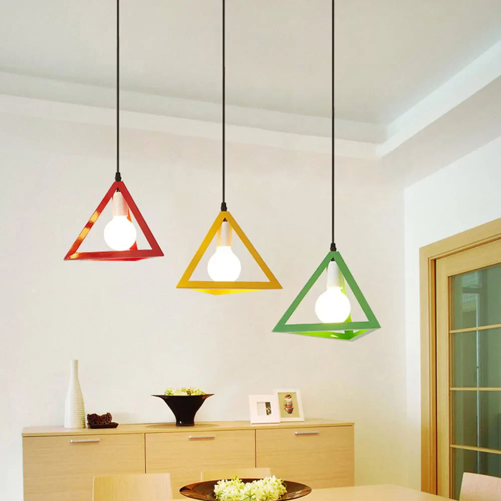 GlowPyramid - Stilfuld pendel med vintage-inspireret design og hyggelig belysning
