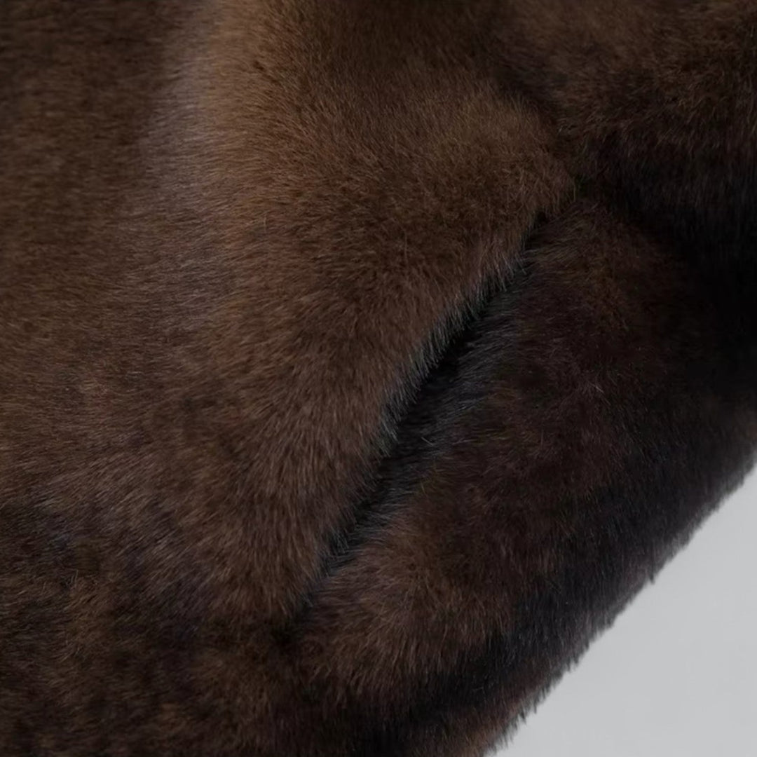 Kvinders Mørkebrune Lange Faux Fur Frakke – Luksuriøs Vinter Yderbeklædning