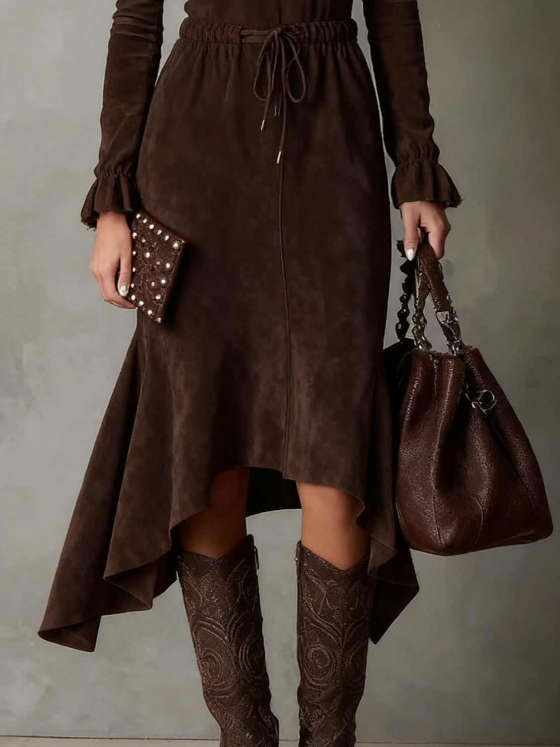 Isla | Suede Midi Kjole med Bindebånd i Taljen