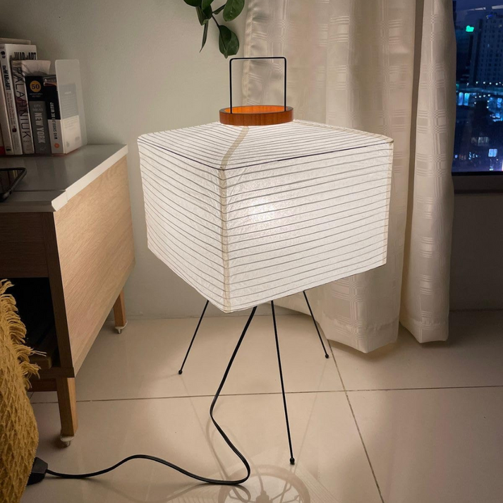ZenGlow – Minimalistisk gulvlampe med elegant lanterneform for blødt omgivende lys